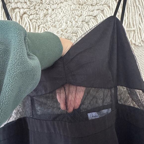 Fame & Partners Francesca Mesh Gown - Picture 6 of 9